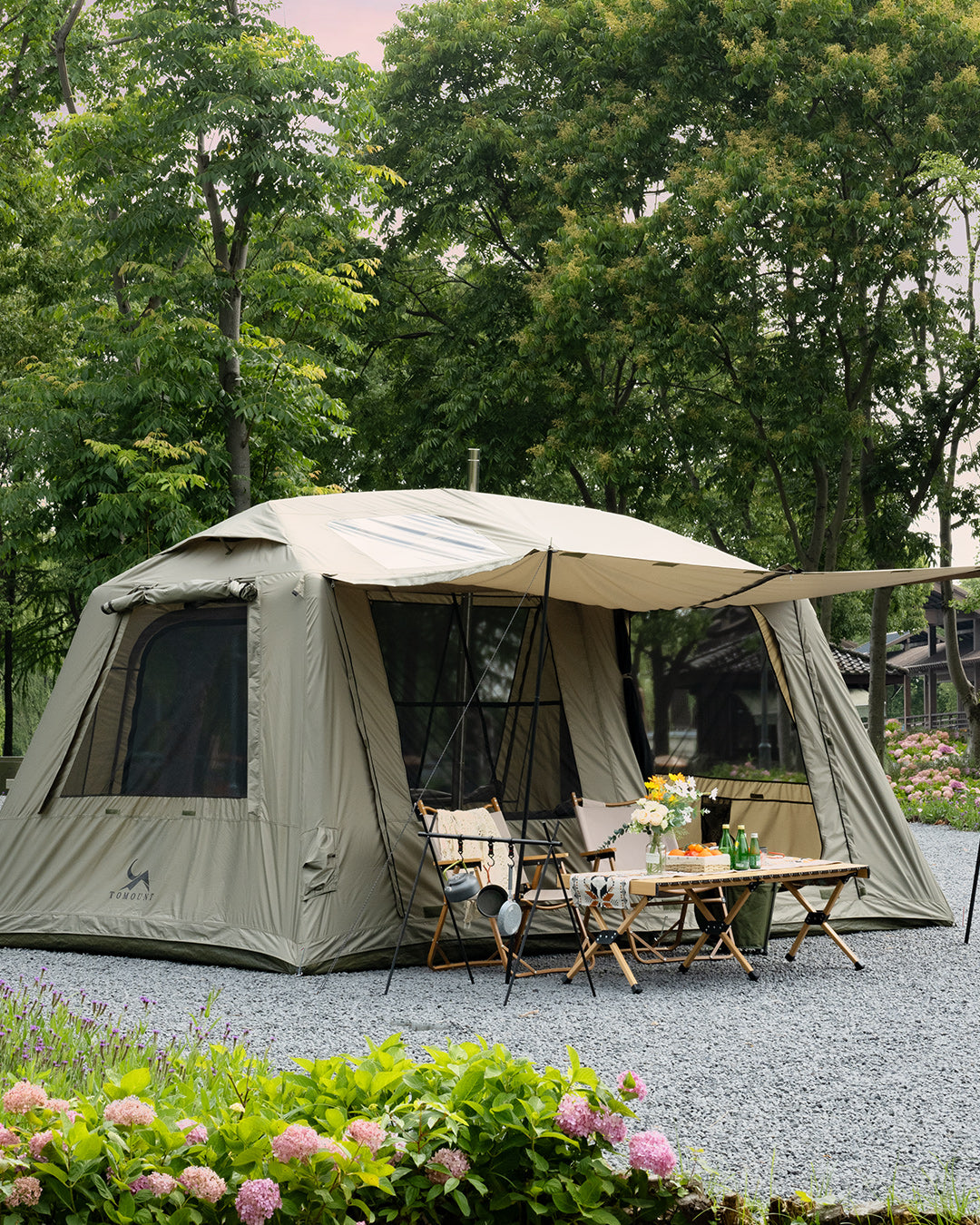LODGE AIR-13 Inflatable 6-10 Person Glamping Air Tent